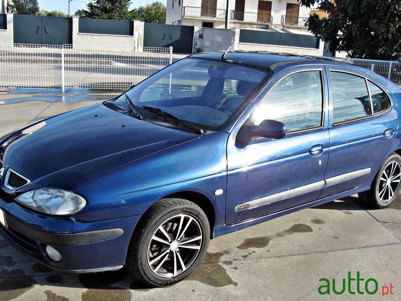 2001' Renault Megane 1.4 16V Dynamique photo #2