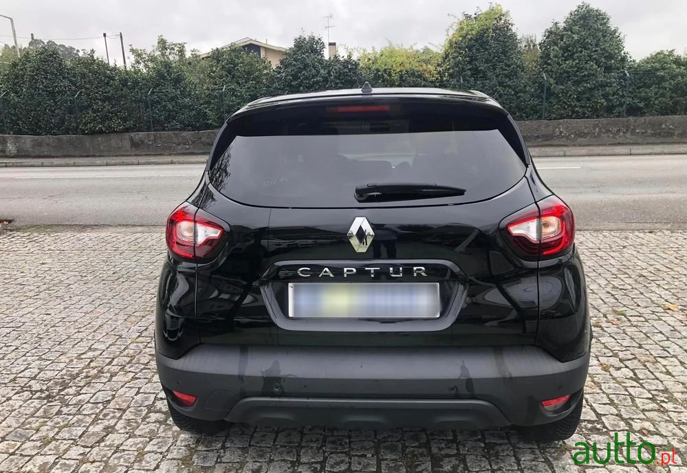 2019' Renault Captur photo #5