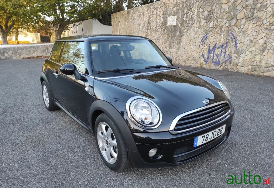 2010' MINI Cooper photo #1