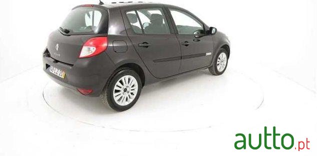 2011' Renault Clio 1.2 16V Dynamique S photo #1