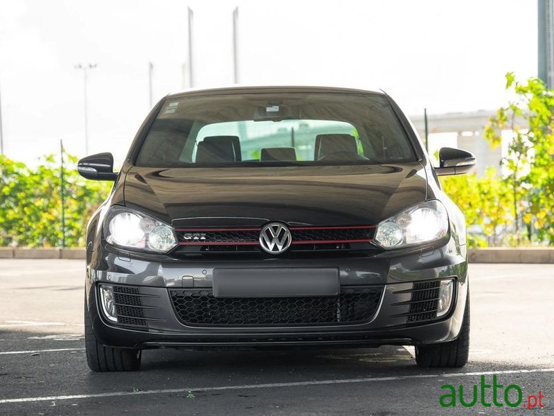 2011' Volkswagen Golf photo #4