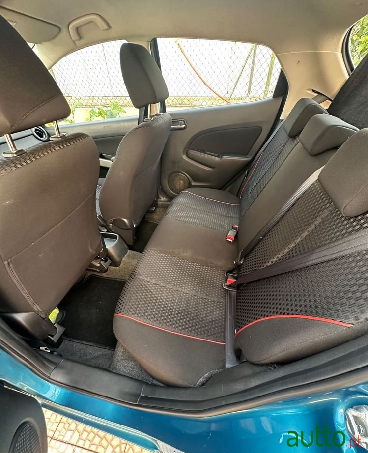 2012' Mazda 2 1.3 Mzr Navi Series photo #4