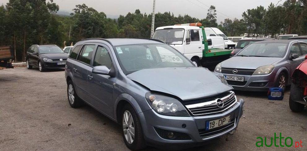 2007' Opel Astra Caravan photo #2