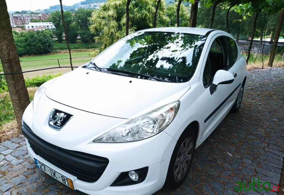 2010' Peugeot 207 photo #6