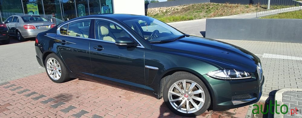 2011' Jaguar XF 2.2 D Classic photo #5