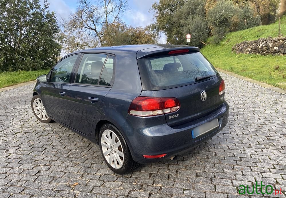 2010' Volkswagen Golf photo #5