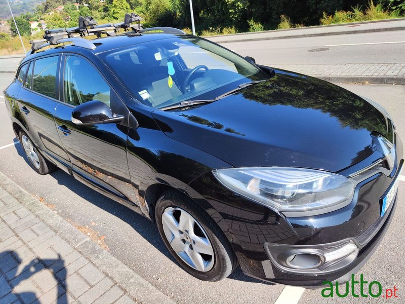 2014' Renault Megane Sport Tourer photo #2