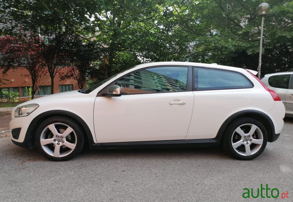 2011' Volvo C30 photo #2
