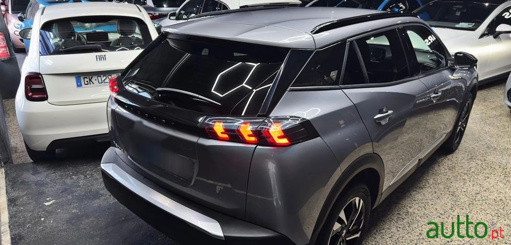 2023' Peugeot e-2008 photo #4