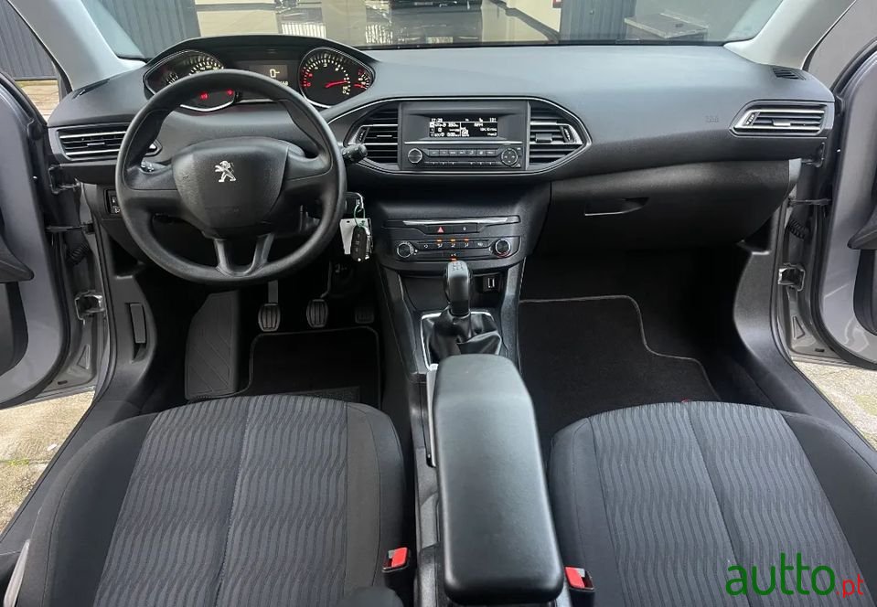 2017' Peugeot 308 Sw photo #5