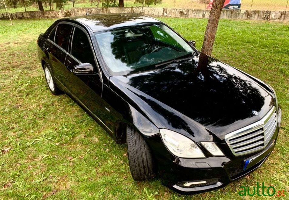 2010' Mercedes-Benz E-250 photo #1