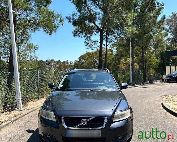 2010' Volvo V50 photo #5