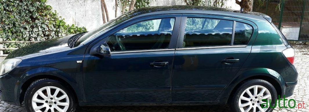 2004' Opel Astra photo #3
