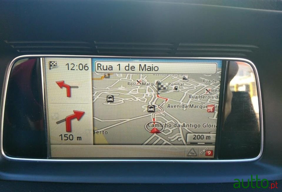 2013' Mercedes-Benz E-220 photo #2