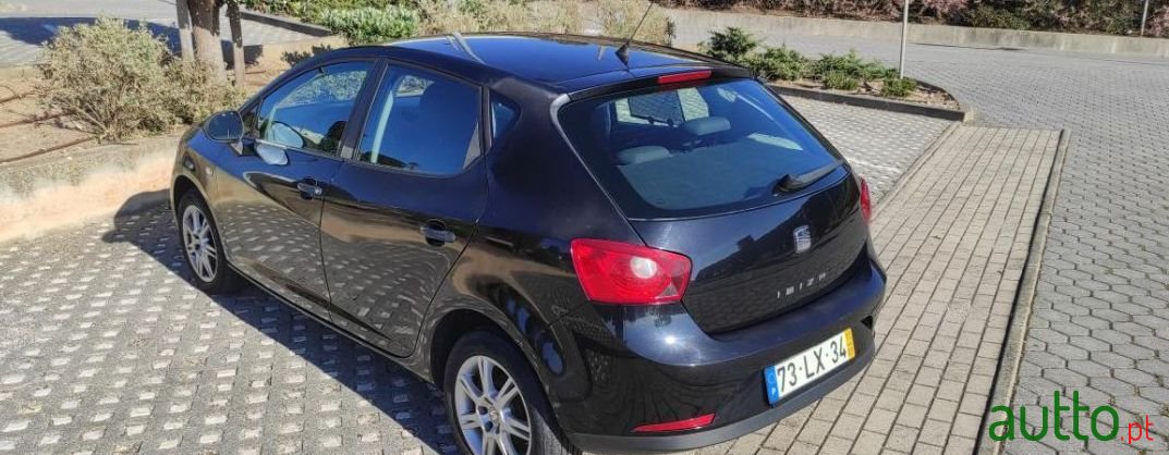 2011' SEAT Ibiza photo #3