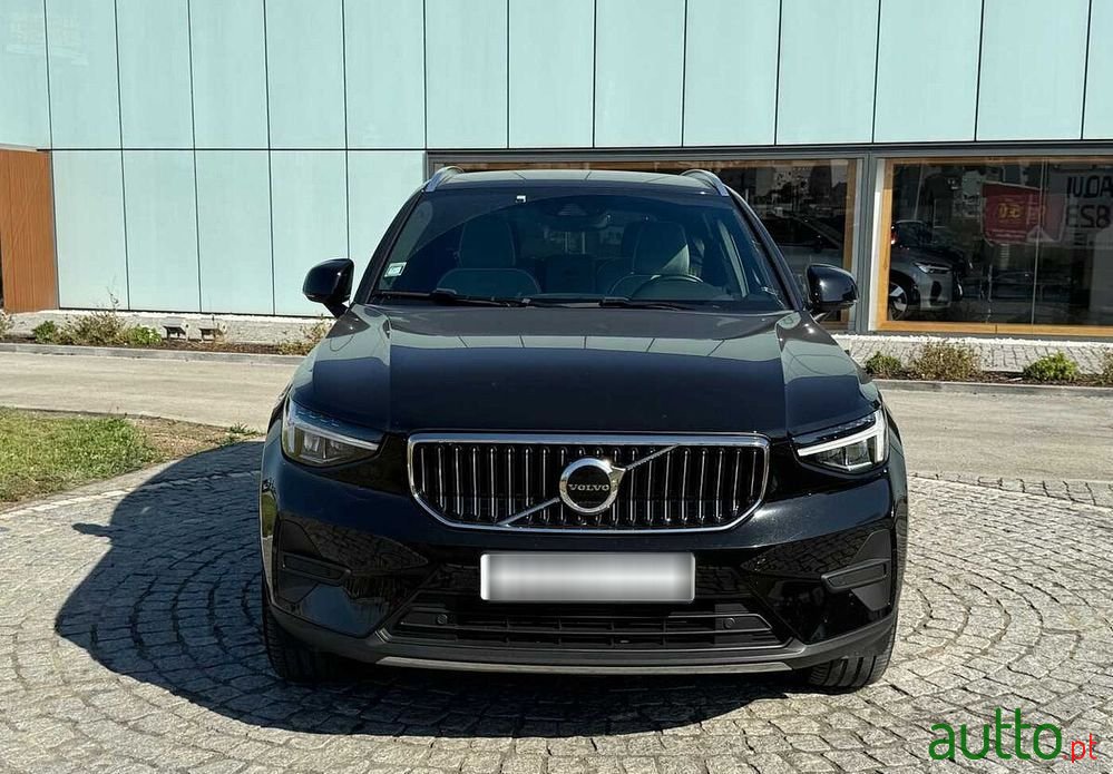 2022' Volvo Xc 40 photo #2
