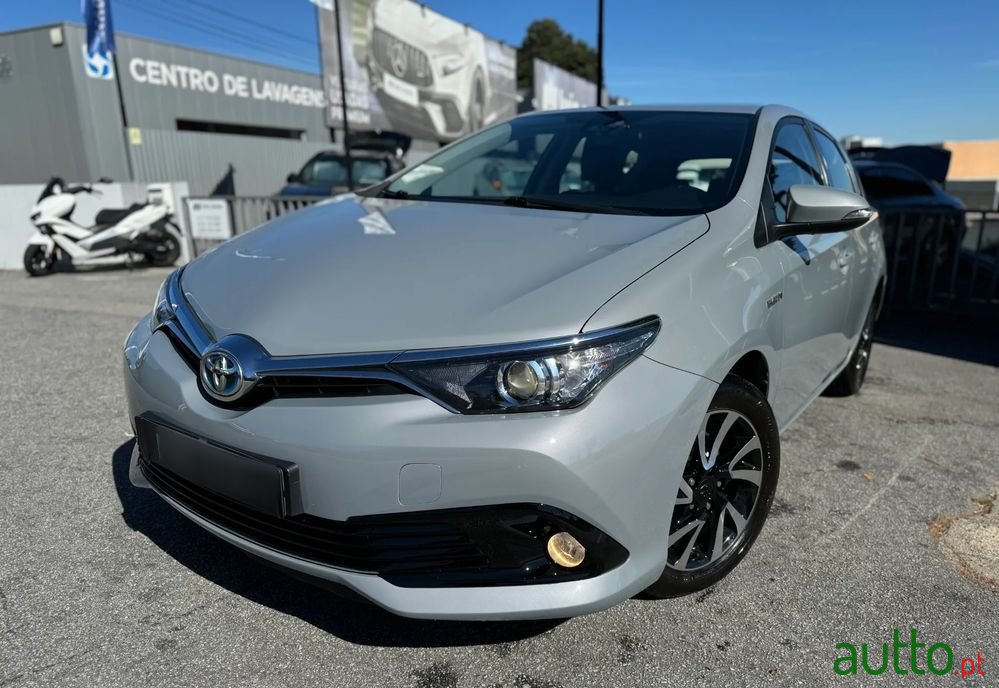 2018' Toyota Auris photo #3