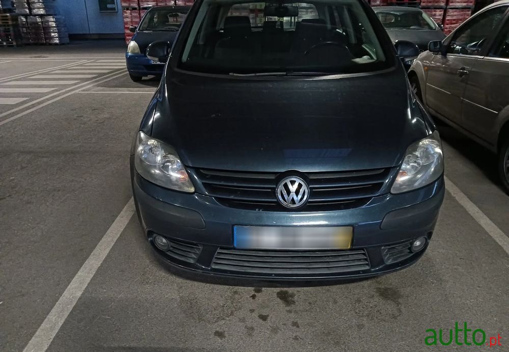 2005' Volkswagen Golf Plus photo #1