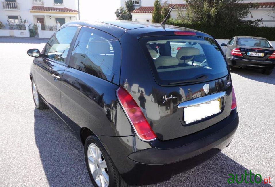 2005' Lancia Ypsilon 1.3 M-Jet Argento 4 photo #2