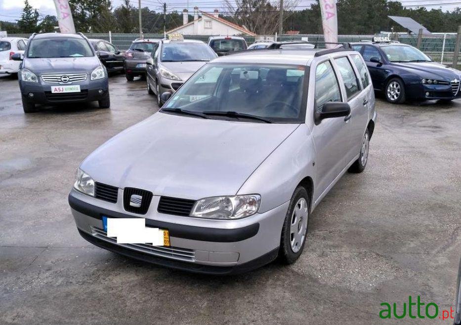 2001' SEAT Cordoba-Vario 1.4 16V Signo photo #1