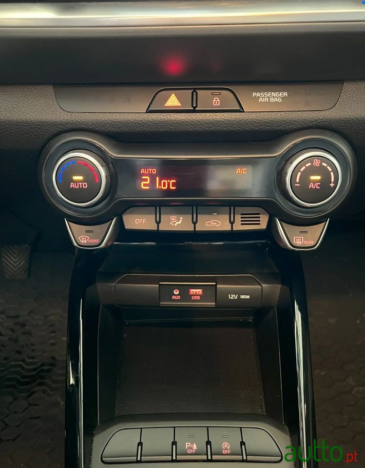 2018' Kia Stonic 1.0 T-Gdi Tx photo #5