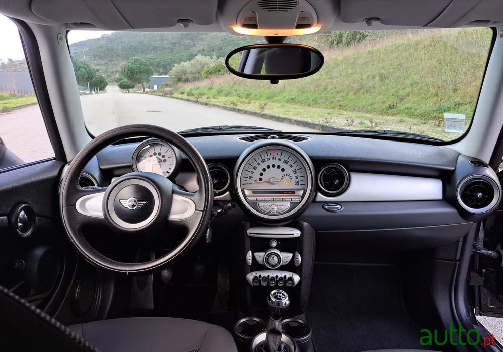 2009' MINI Cooper D 3 Portas photo #3