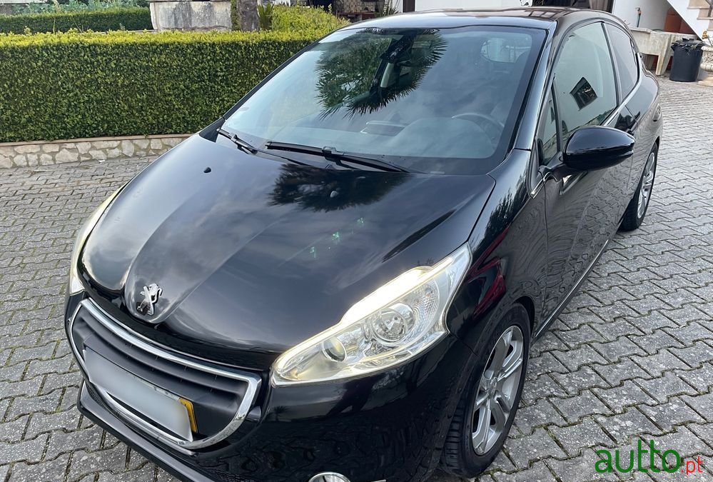 2014' Peugeot 208 photo #2