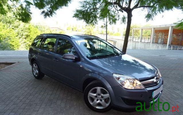 2008' Opel Astra Caravan photo #1