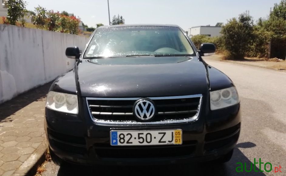 2005' Volkswagen Touareg photo #2