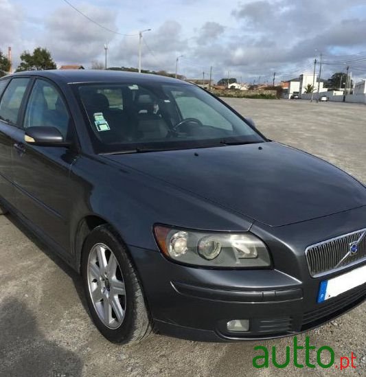 2005' Volvo V50 photo #1