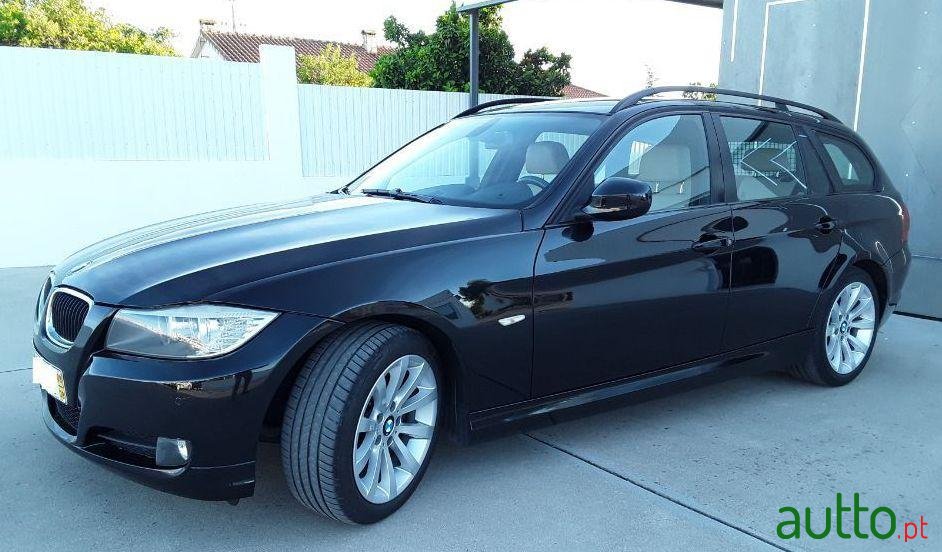 2009' BMW 320 D Navigation Sport photo #2