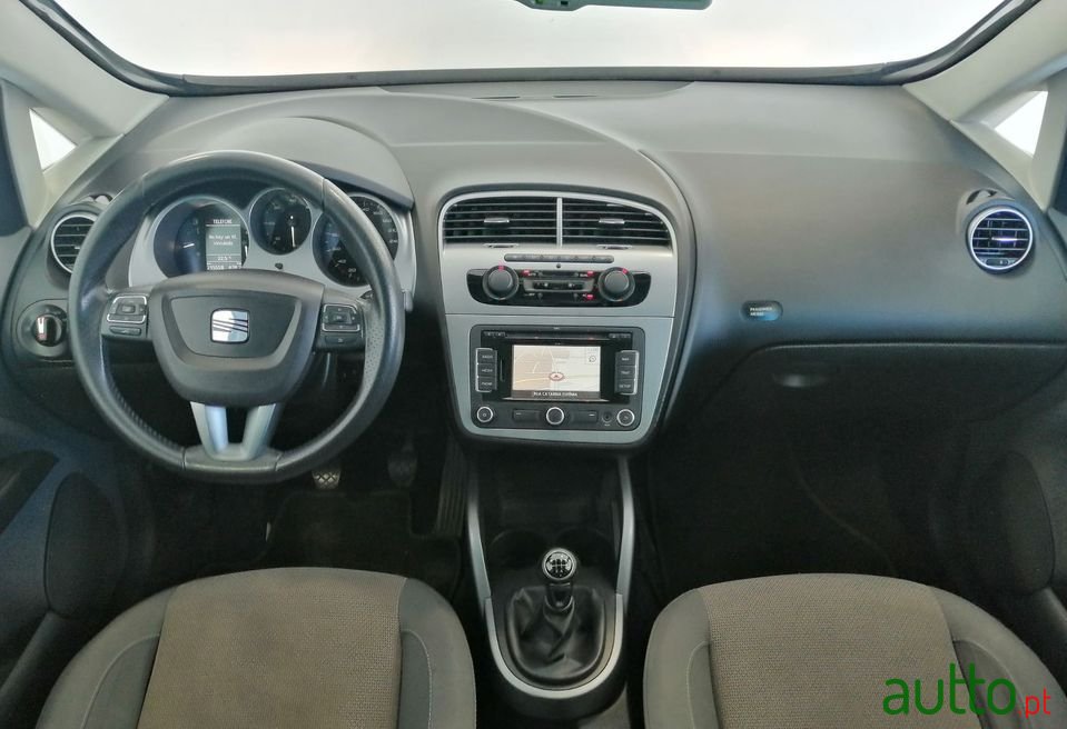 2010' SEAT Altea photo #5