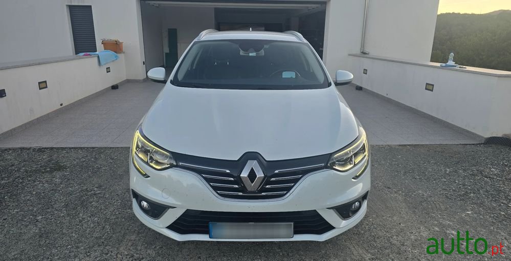 2019' Renault Megane Sport Tourer photo #1