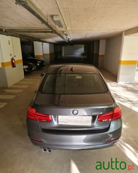 2017' BMW 320 photo #5