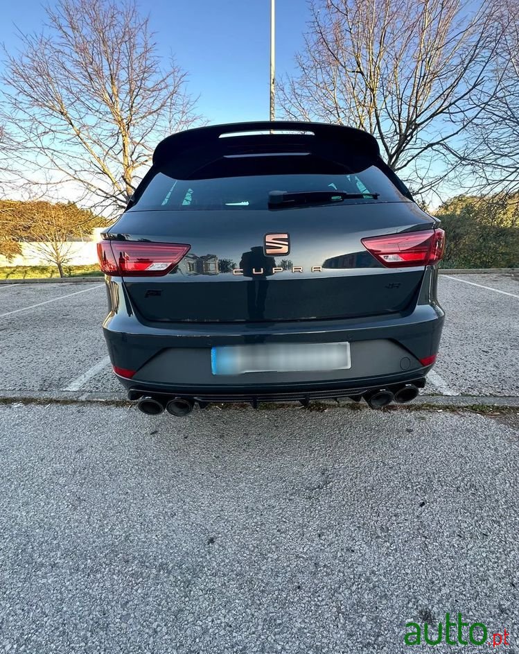 2020' SEAT Leon St photo #5