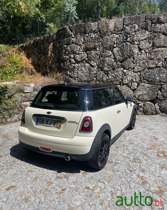 2009' MINI Cooper photo #2
