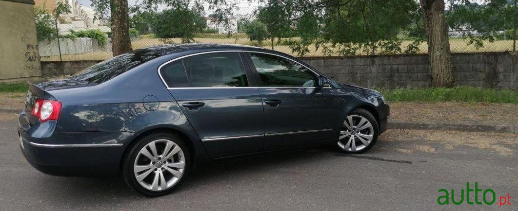 2008' Volkswagen Passat photo #1