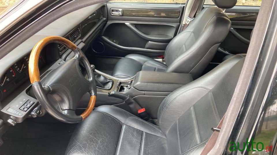 1995' Jaguar XJR photo #7