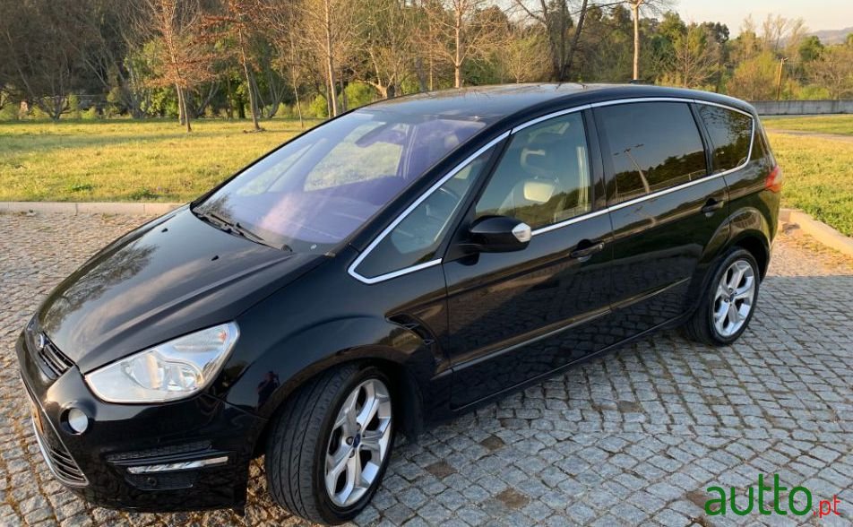 2011' Ford S-Max photo #4