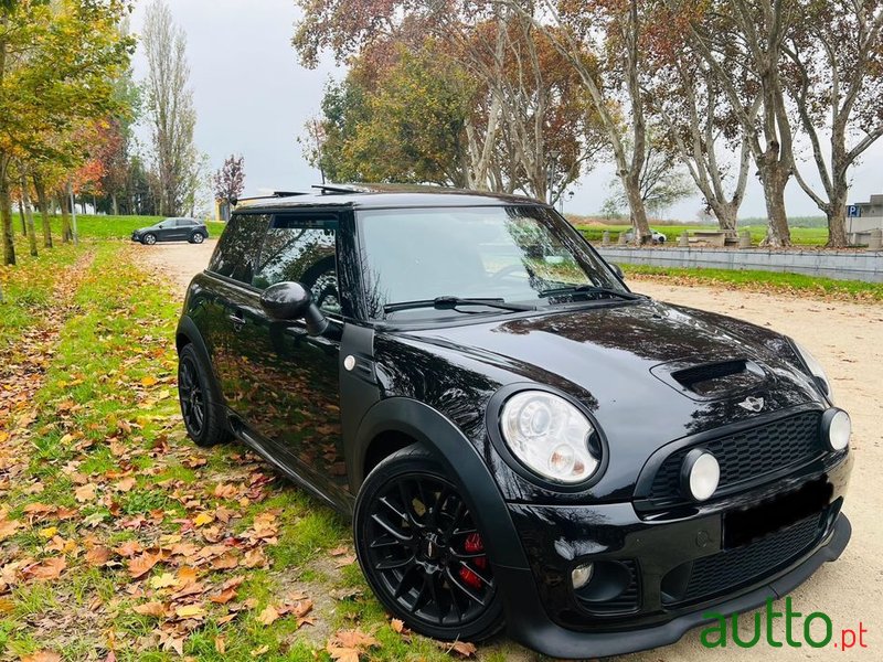 2009' MINI 3 Portas John Cooper Works photo #1