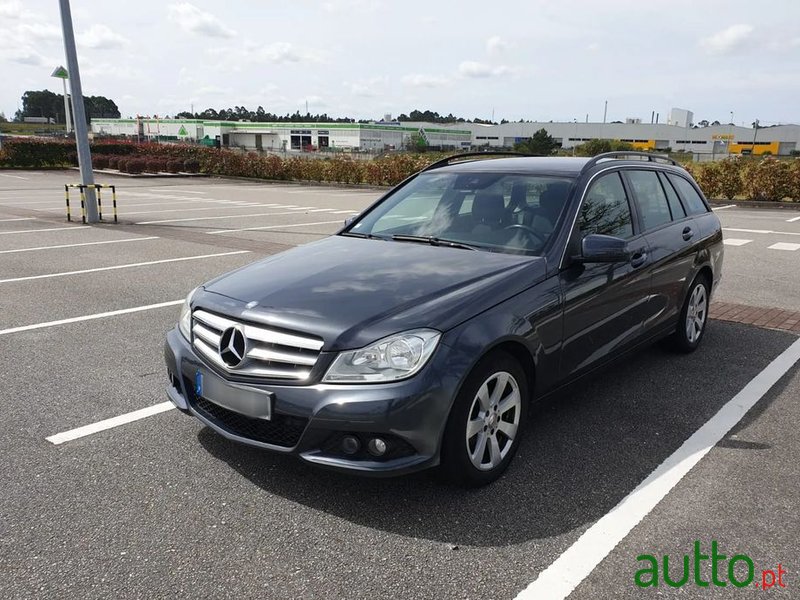 2013' Mercedes-Benz Classe C photo #1