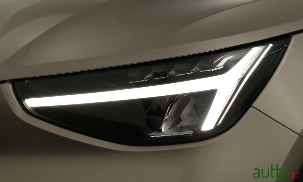 2024' Volvo Xc 40 photo #6