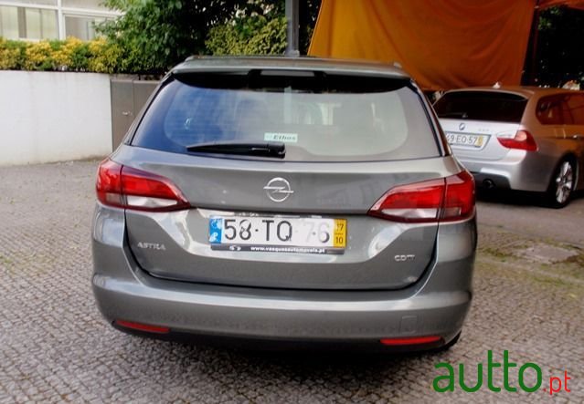 2017' Opel Astra Sports Tourer photo #2