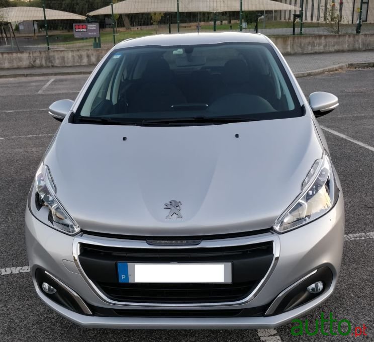 2015' Peugeot 208 photo #2