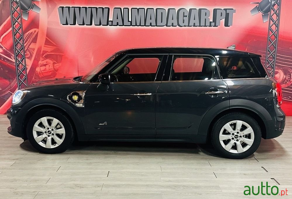 2019' MINI Countryman Cooper Se All4 Auto photo #2
