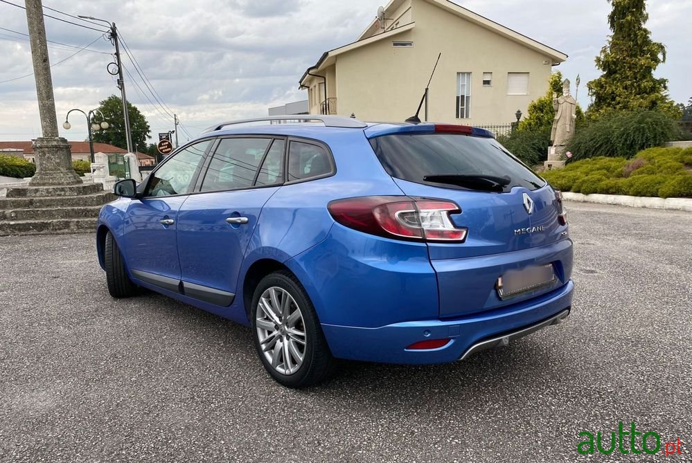 2010' Renault Megane Sport Tourer photo #4