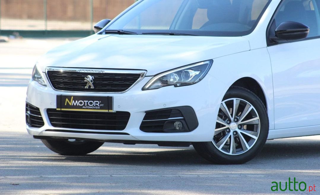 2017' Peugeot 308 Sw photo #5