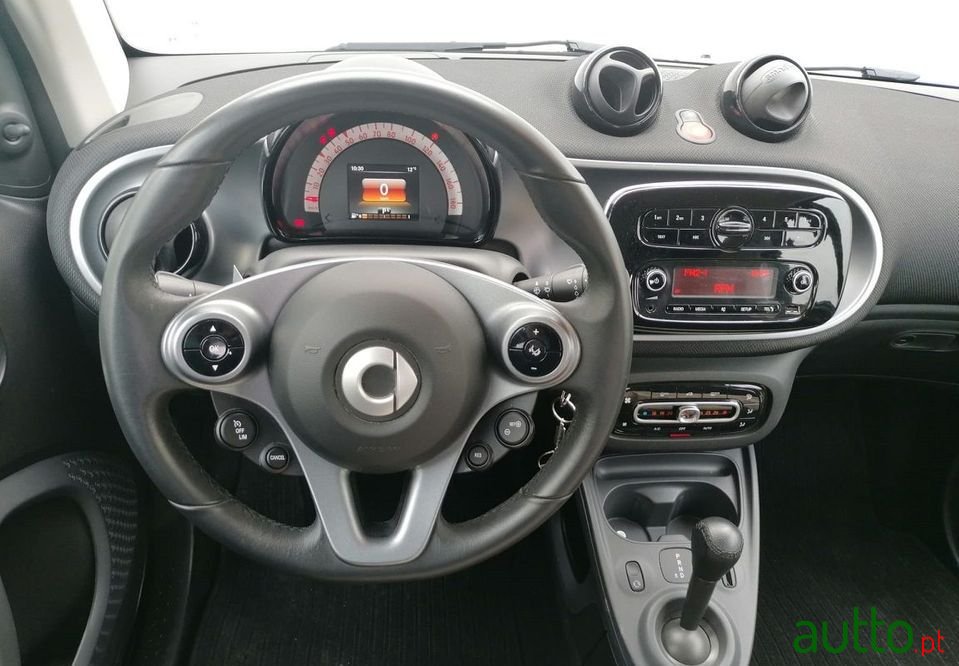 2019' Smart Fortwo photo #4