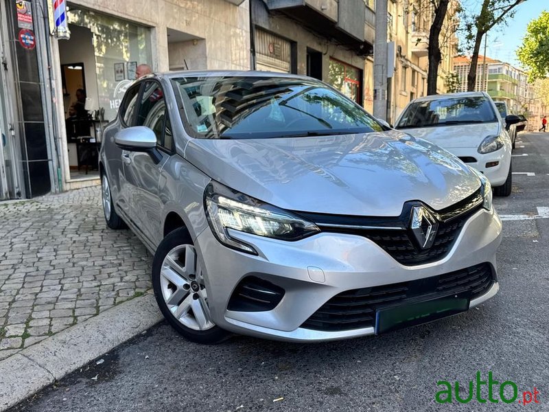 2020' Renault Clio photo #2