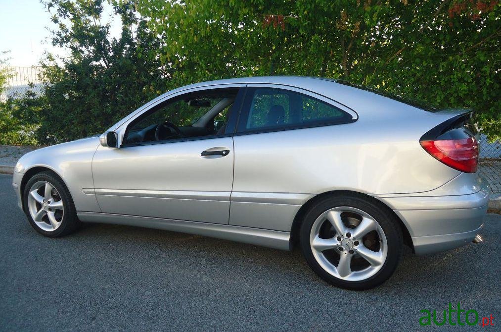 2002' Mercedes-Benz C 220 Cdi Classic photo #2